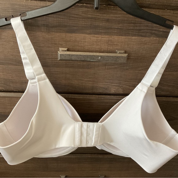 Vanity Fair White Underwire Bra 42C - Picture 3 of 3